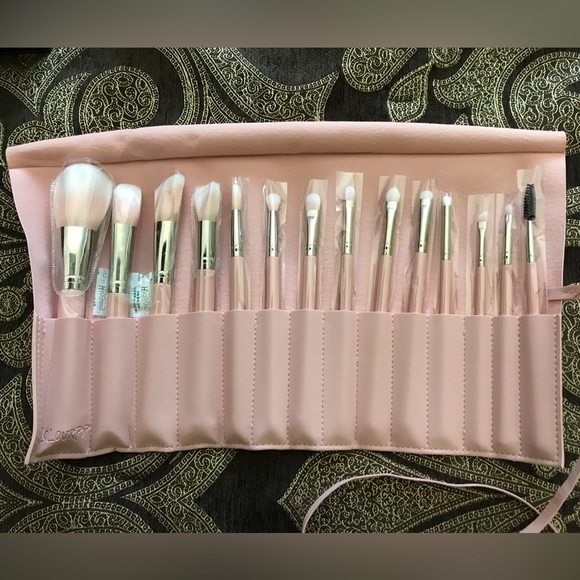 Colourpop Makeup Colourpop Smoke N Roses Brush Roll Brand New